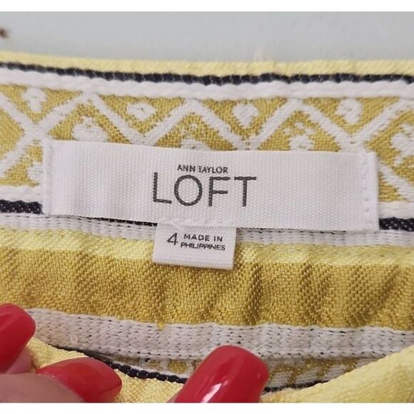 LOFT Yellow Black and Gold Striped Brocade Shorts Size 4 (3570) - Picture 4 of 6